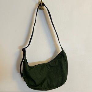 Baggu Medium nylon crescent bag